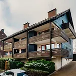 Grosse Wohnung - Kamin - Balkon - Boxspringbett - Skiwiese