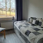 Grosse Wohnung - Kamin - Balkon - Boxspringbett - Skiwiese